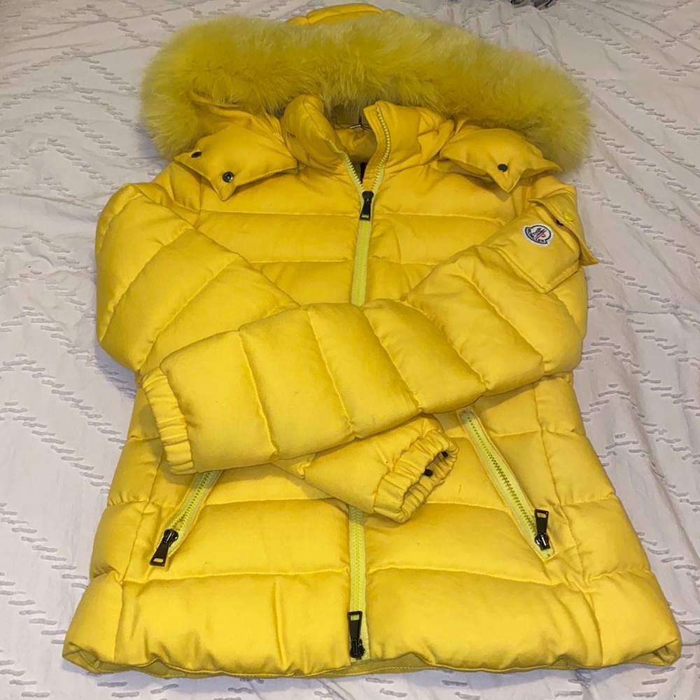 MONCLER SHORT DOWN JACKET